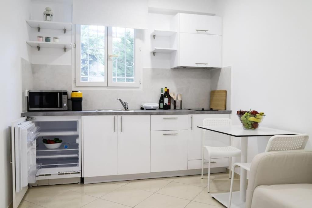 Cozy Apartment Near Airport Koropíon Eksteriør bilde
