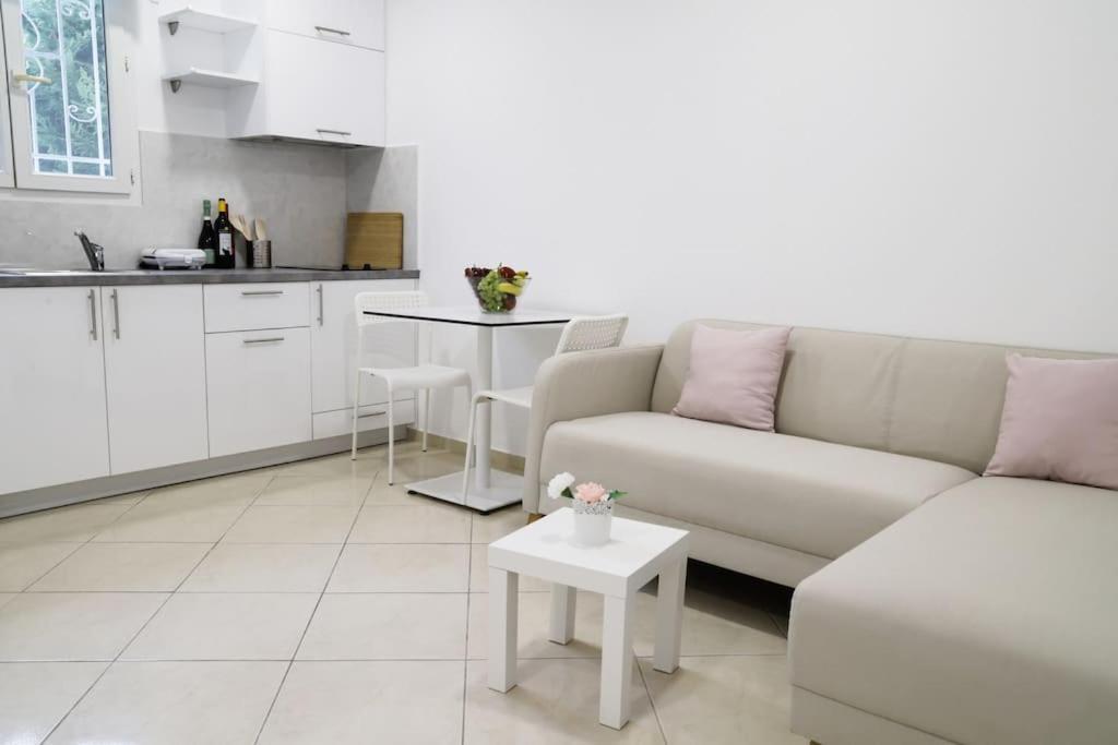 Cozy Apartment Near Airport Koropíon Eksteriør bilde